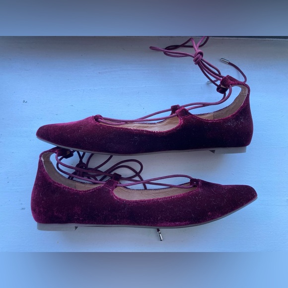 Steve Madden Lecrew burgundy Velvet Lace up flats in size 7.5. Like new! - Picture 4 of 14